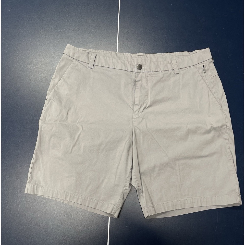 Lululemon Men's Commission Short Slim Chino Light Cast Size 36 Athlesiure